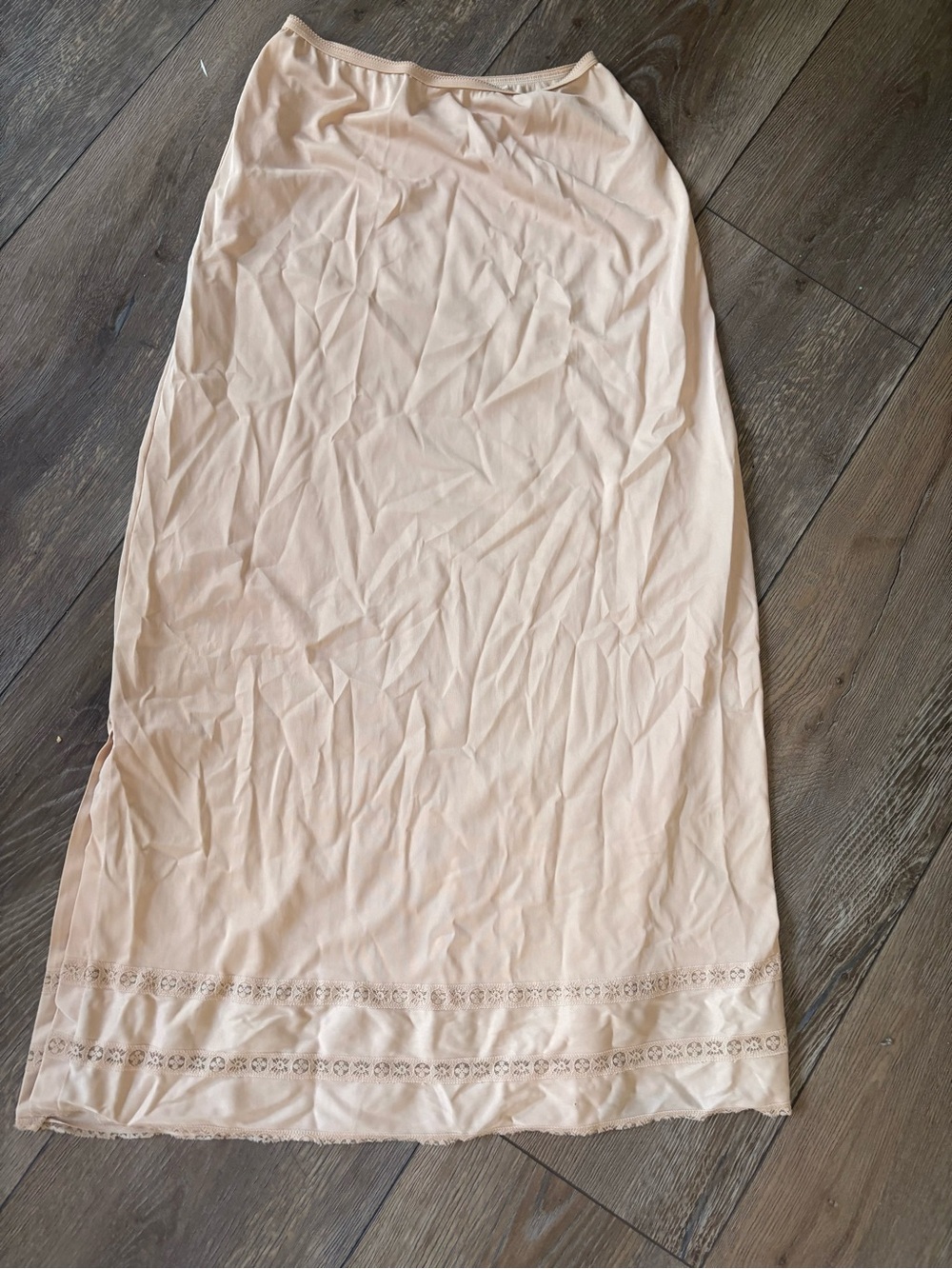 Source Unknown Cream Satin-Like Half Slip with Lace Trim